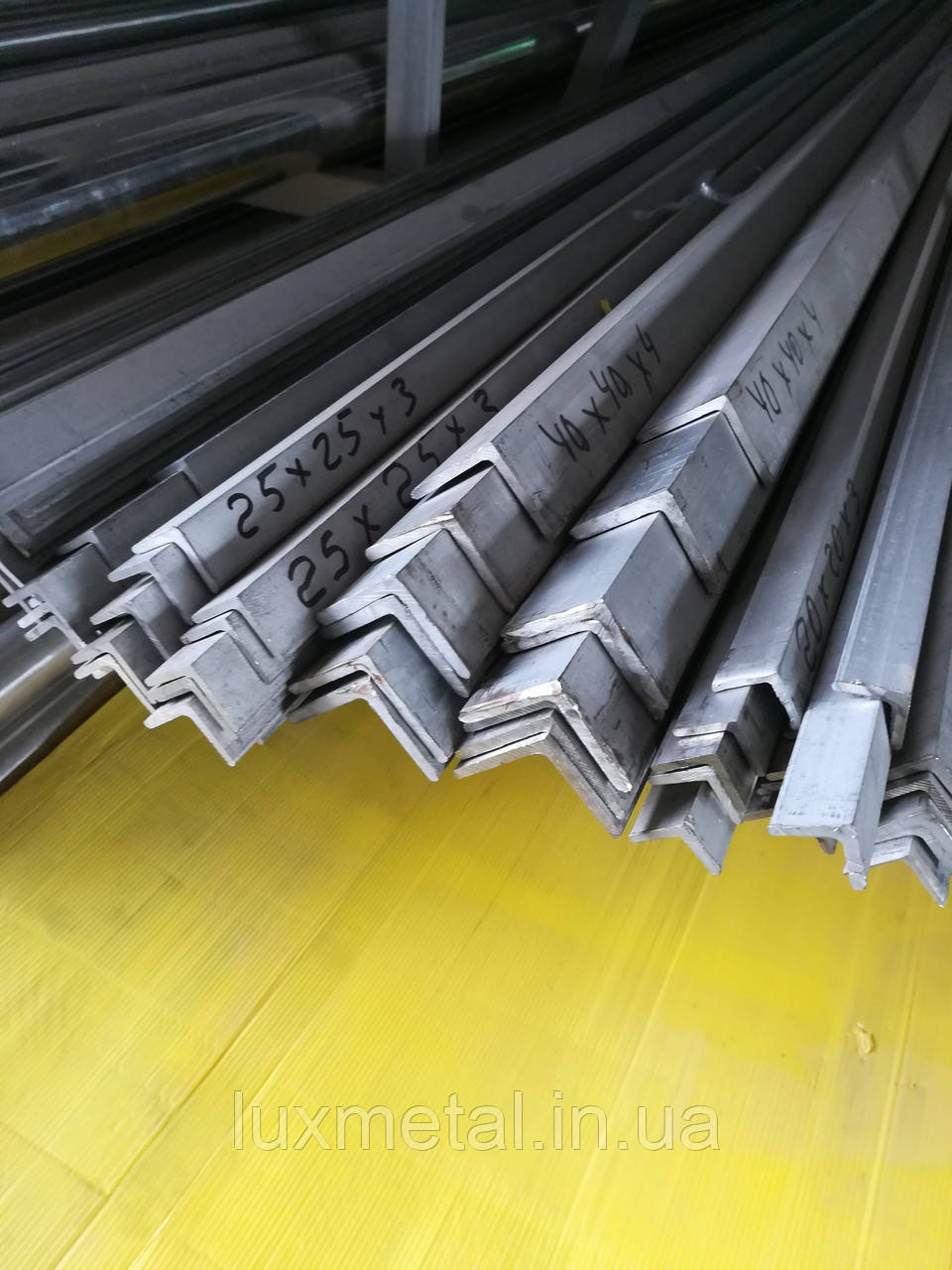 Нержавіючий куточок 20х20х3,0 мм AISI 304, фото 1
