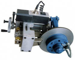 Compec TD302 — Станок для проточування гальмівних дисків легкових автомобілів без зняття з автомобіля