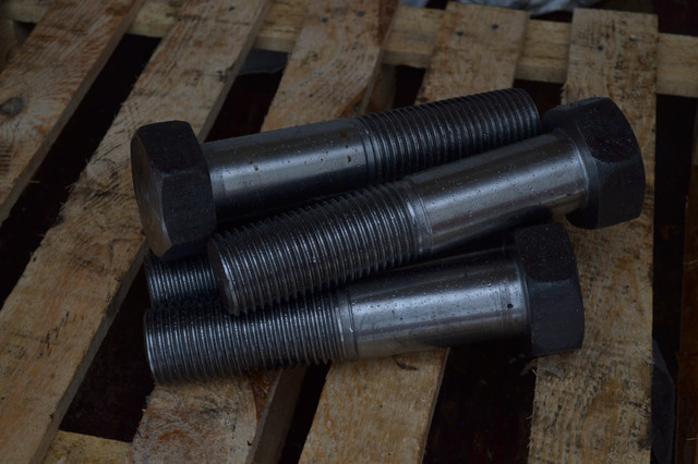 Болти по кресленню Купити нестандартні болти