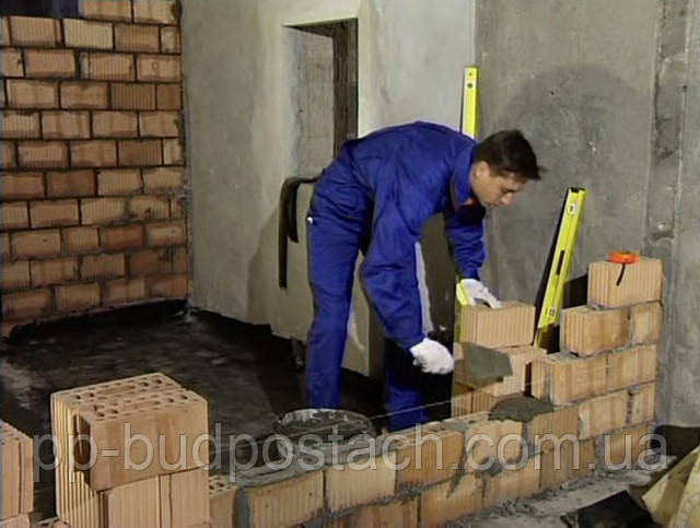 Даний вид кладки є досить дорогою, тому її можна використовувати для кладки внутрішніх перегородок.