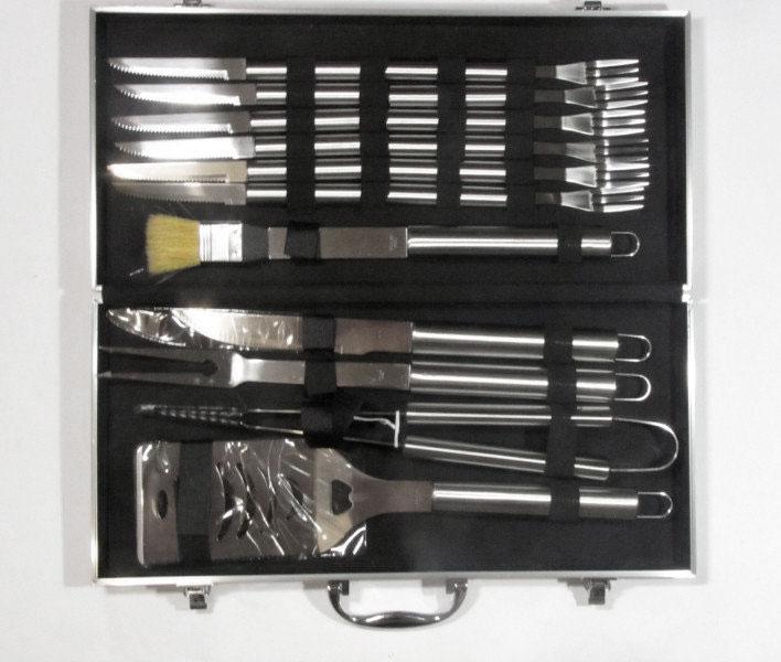 Набір для барбекю 17 предметів, нержавіюча сталь в алюмінієвому кейсі, фото 1