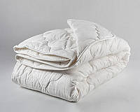 Одеяло полуторное из холлофайбера Лери Макс белого цвета