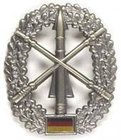 Миниатюрный беретный значок ´Армейские зенитные части´ BW Mini Berett Abzeichen. Metall ´Heeresflugabwehrtrupp