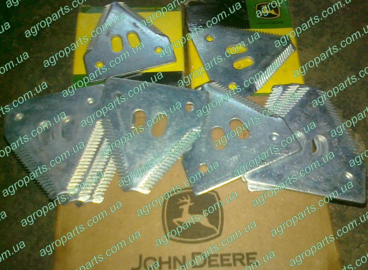 Сегмент Z93077 ножа жниварки (11 teeth) Cutterbar Section John Deere купити сегменти Z93078 (14teeth)
