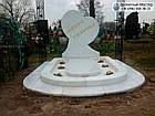 Пам'ятник дитині з білого мармуру у вигляді серця №41, фото 8
