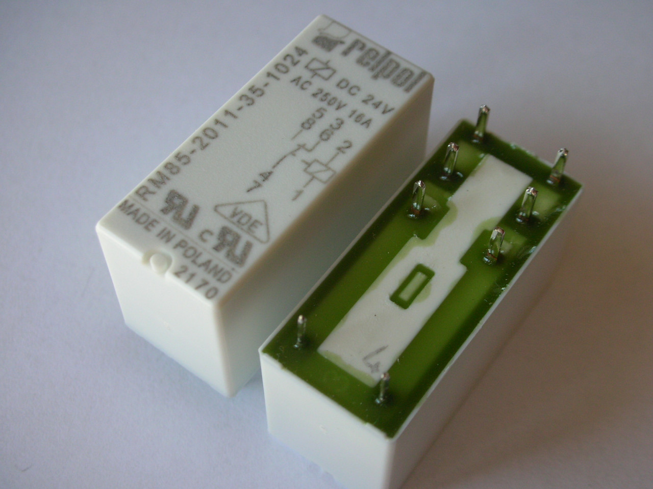 Проміжне реле RM85 5 VDC 16 А (пост.)