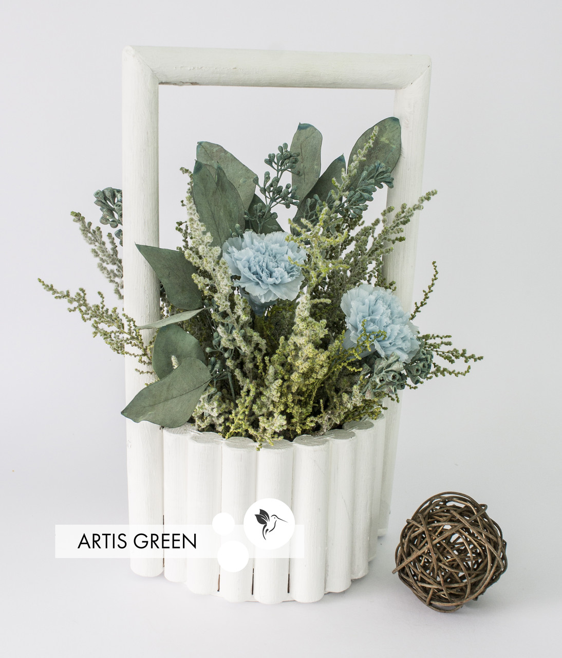 Настільна композиція "Tender Blue" з стабілізованих троянд і рослин "Artis Green", S62