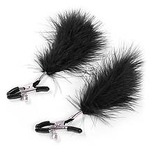 Затискачі бдсм для сосків з пір'їнками пухнасті Feather Nipplettes 2 штуки пух різних кольорів, фото 5