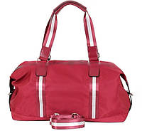 Женская дорожная сумка красного цвета