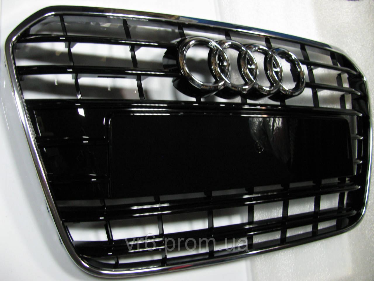 Решітка радіатора Audi A6 2012-4G0853651 T94 