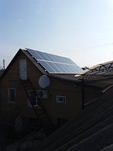 завершение монтажа домашней солнечной электростанции