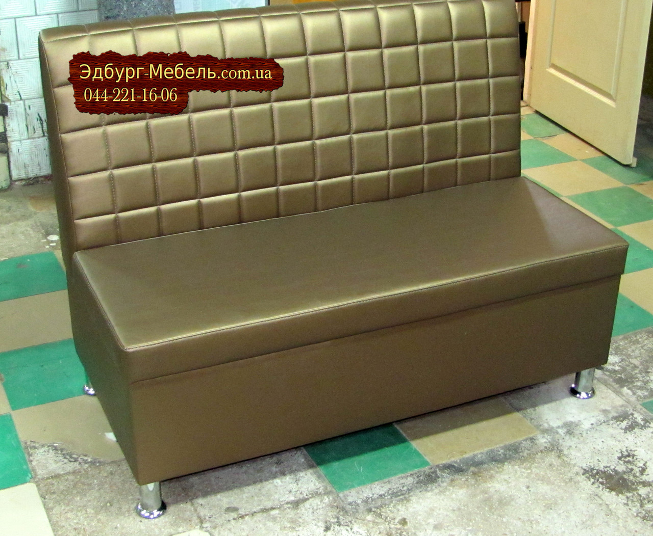 Шоколадний диван для закусочної "Кубик" 120х60х90 см