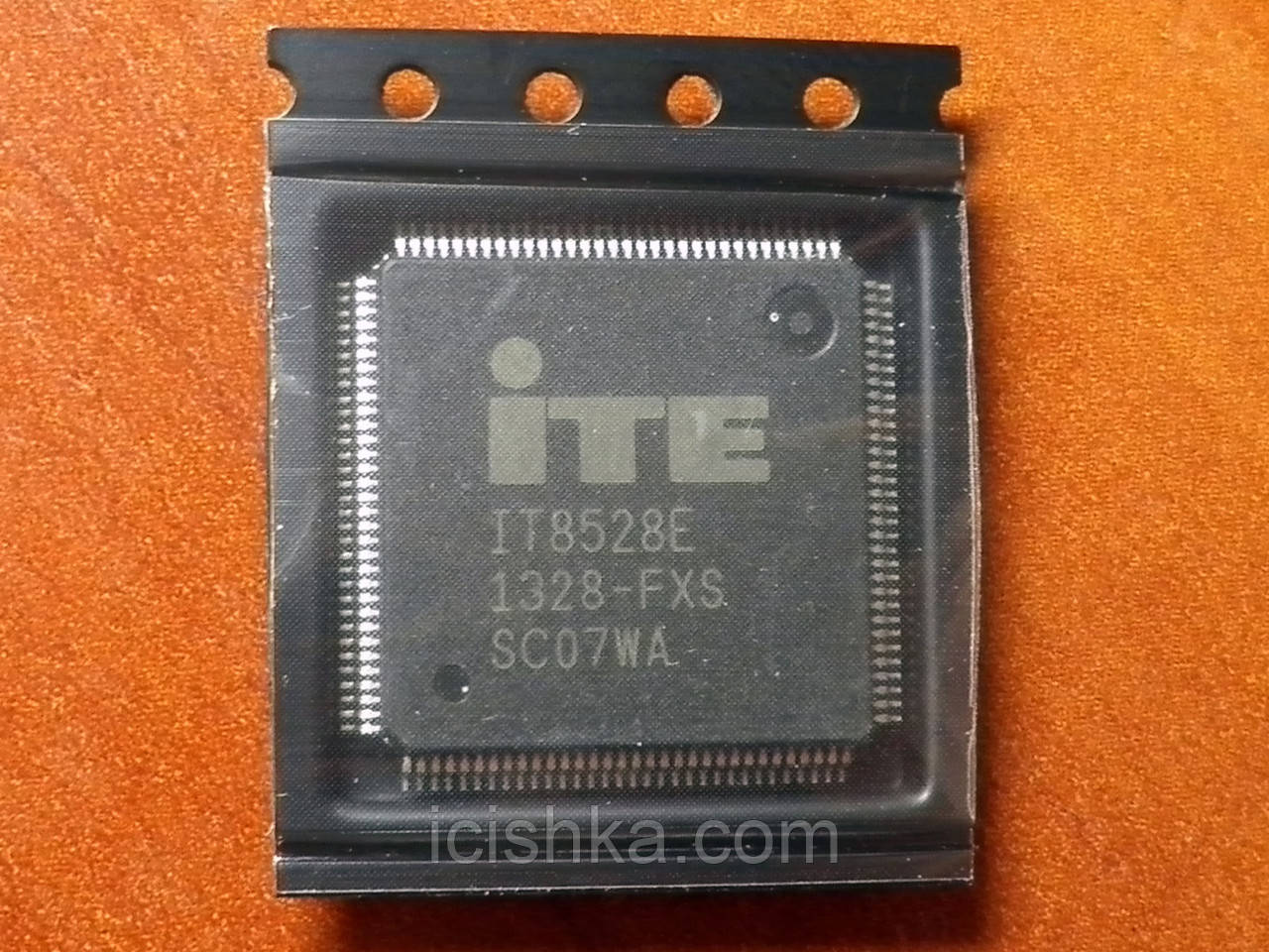 ITE IT8528E FXS — Мультиконтролер