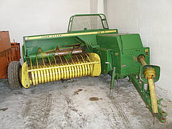 Прес-підбірник John Deere 336A