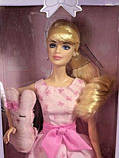 Лялька Барбі з плюшевою іграшкою Barbie Collector It ́s A Girl Barbie with Stuffed Bunny and Doll Stand, фото 2