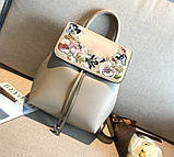 Рюкзак сумка міський жіночий з еко шкіри з вишивкою (бежевий), фото 2