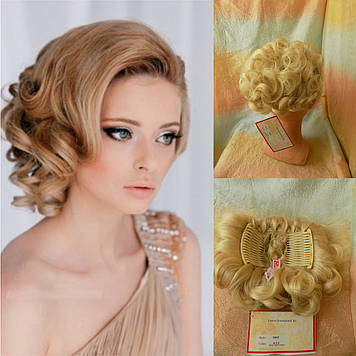 Шиньон накладка коротка на гребінцях пшеничний блонд 988-24ВТ613