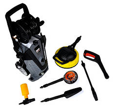 Мийка високого тиску з резервуаром для миючого засобу та аксесуарами