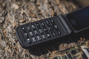 Свежий фотообзор противоударного телефона Land Rover F999 8