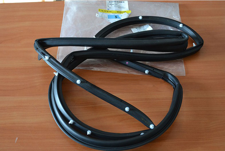 Уплотнитель Двери на Шевроле Лачетти Передней Левой Сплошной GM ...