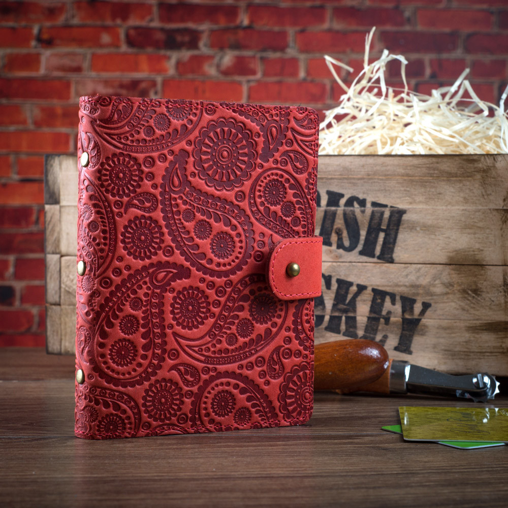 Картхолдер на кобурному гвинті "Buta Art" із натуральної шкіри Crazy Horse з художнім тисненням на 48 карток, фото 1