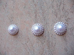 Полубусина перлина ромашка опукла 18 мм біла 1 шт.