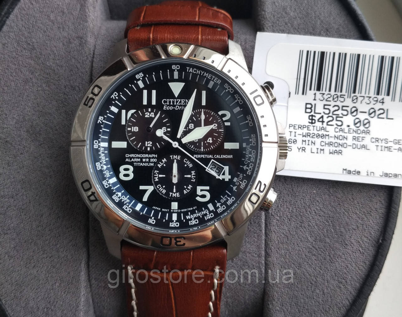 Годинник хронограф Citizen Eco-Drive Titanium BL5250-02L, $425 за каталогом Сітізен