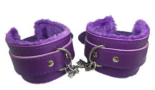 Наручники з хутром на ланцюжку для секс-ігри (шкіра PU) для БДСМ фіолетовий