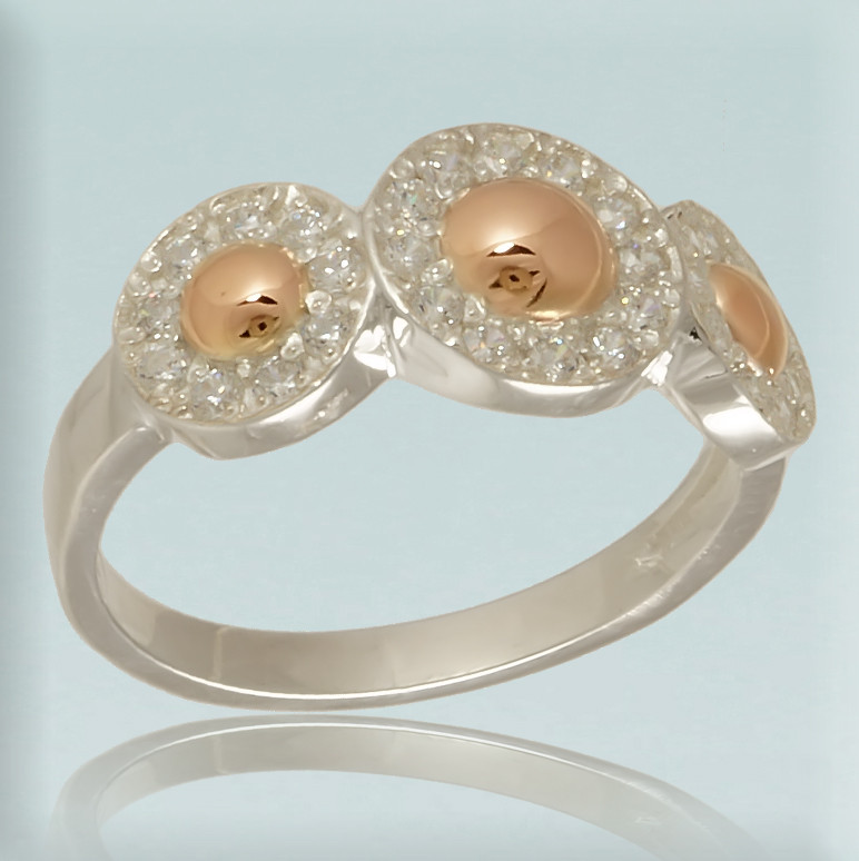 Серебряное кольцо 925 пробы с золотыми вставками "Эмма"