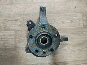 Поворотний кулак лівий (ступиця) Renault Trafic, Opel Vivaro 2001-2014, 8200224358 (Б/У)