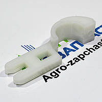 Кріплення мотовила жатки пластикове d-30 мм — половина Z27380