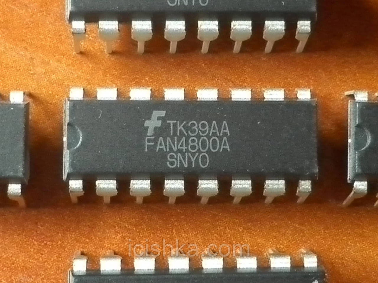 FAN4800A DIP16 — Контролер коректора коефіцієнта потужності PFC ДБЖ