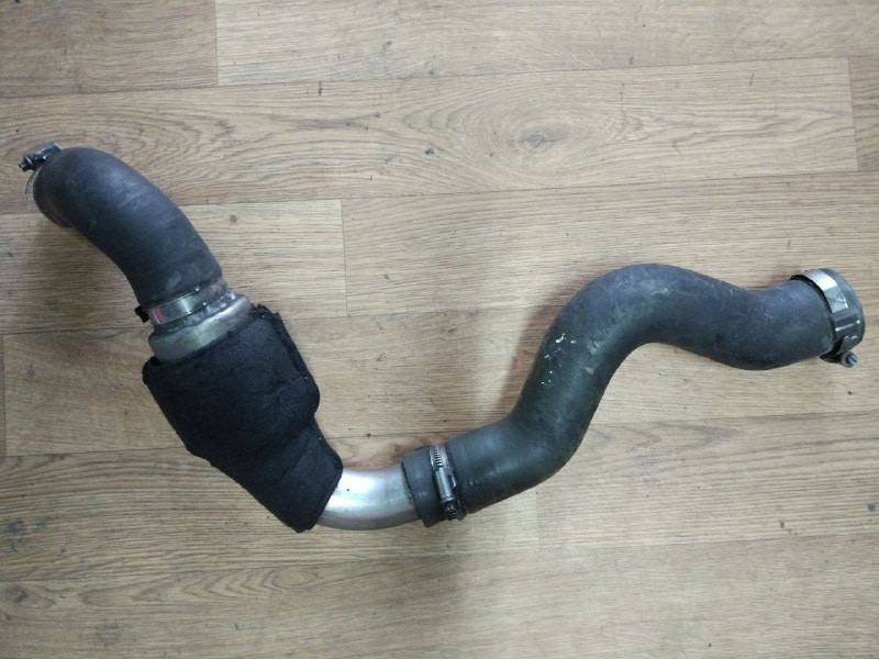 Патрубок інтеркулера (правий) Renault Trafic, Opel Vivaro 2.5, 2006-2014, 8200648187 (Б/У)