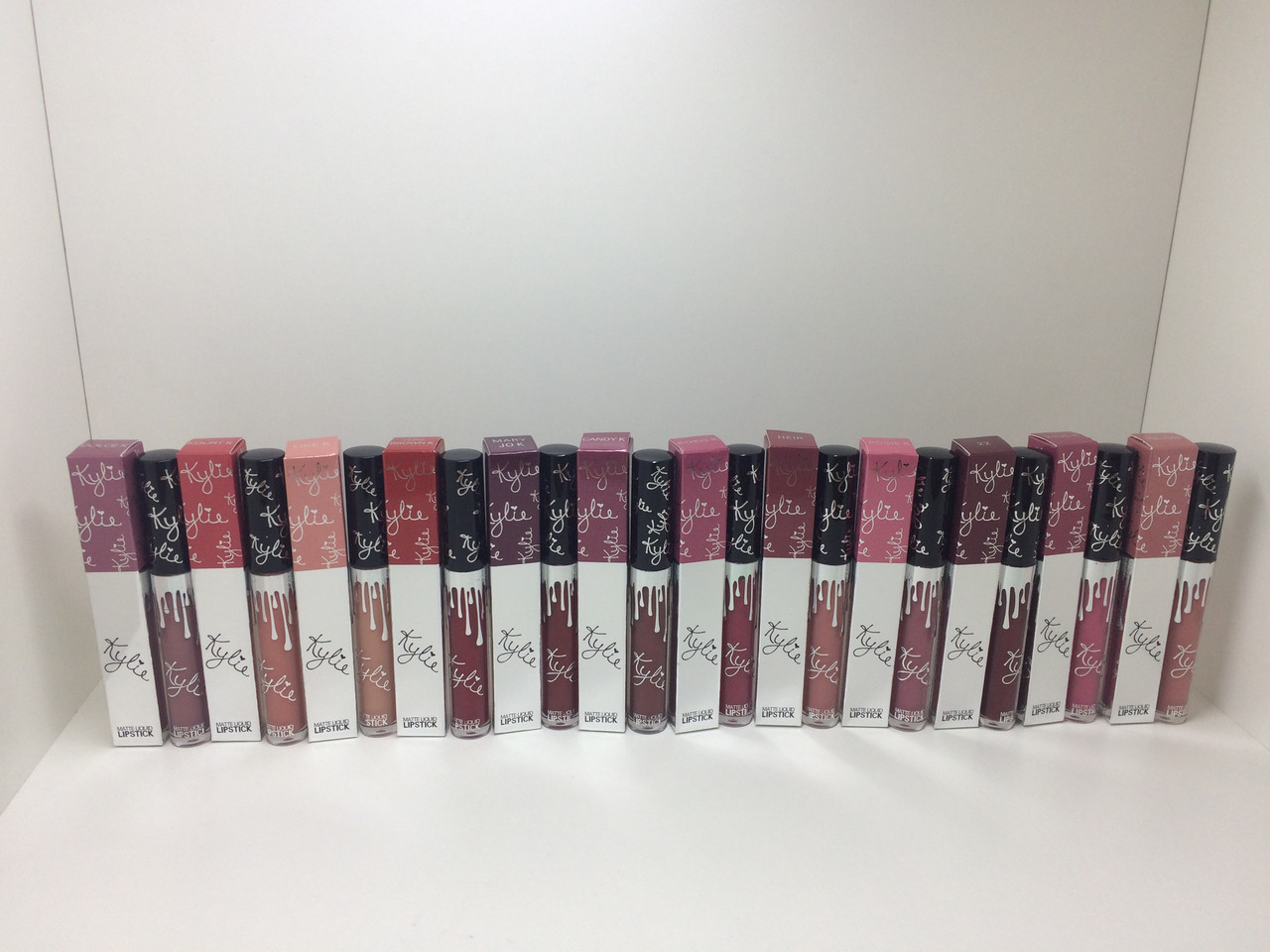 Набір рідких помад Kylie Matte Liquid Lipstick 12шт