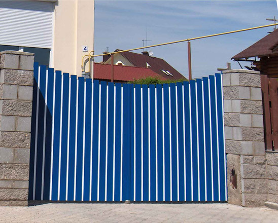 Распашные ворота Alutech ADS400 2000x1800 сплошное заполнение алюминиевым профилем - фото 1 - id-p694398291