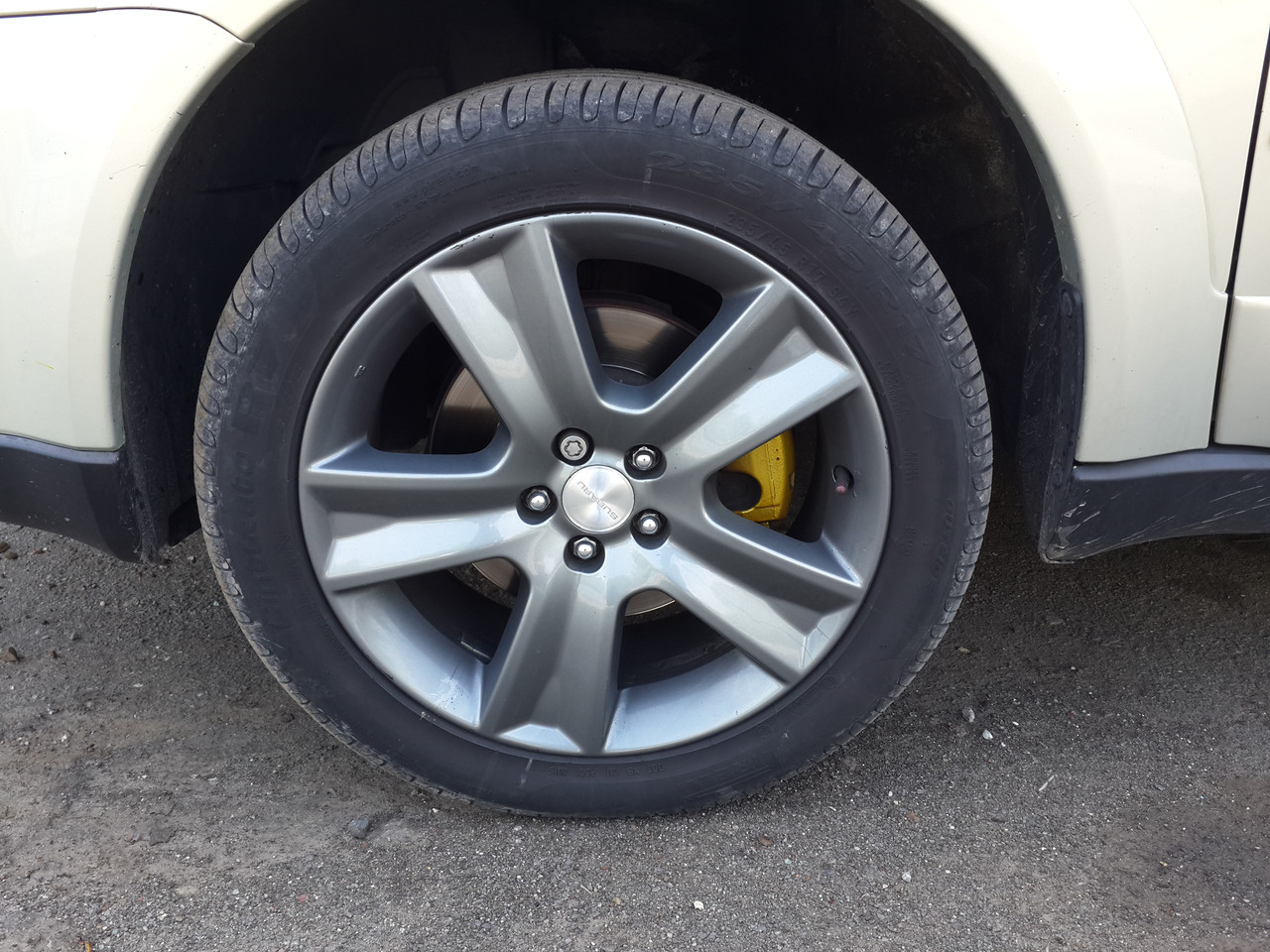 Диски и резина Subaru Outback B13, 2003-2008, R17, 235.45.17