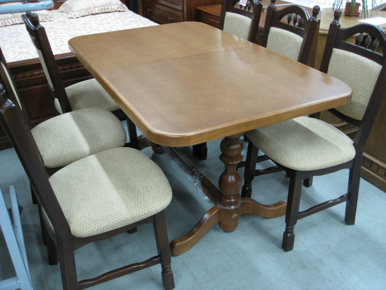 Стіл обідній розкладний Явір 3 колір горіх GOOD WOOD Руськополянський Меблевий Комбінат Явір