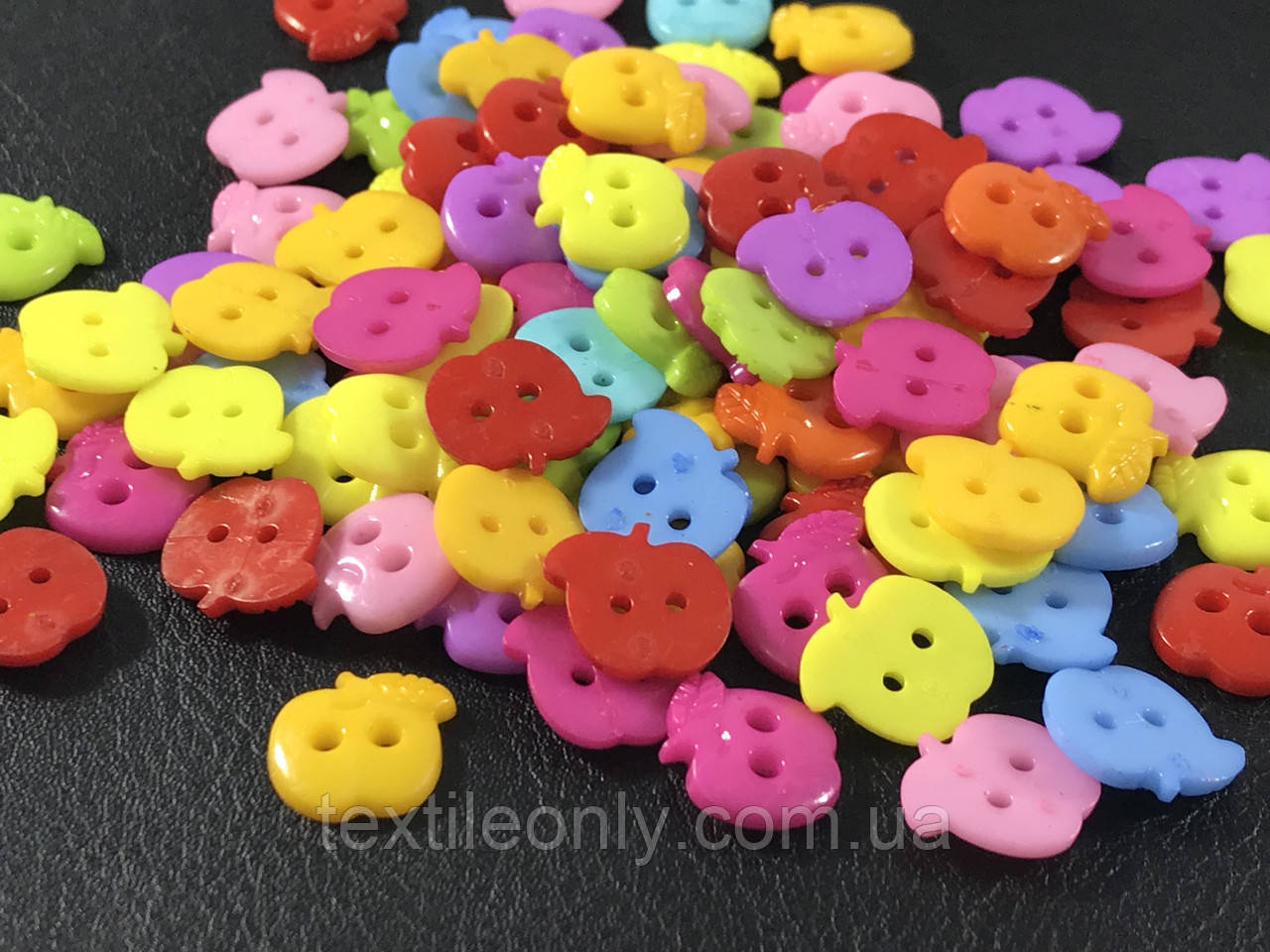 Ґудзики яблучки пластикові 13х12 мм мікс 7 кольорів