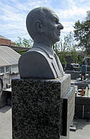 Пам'ятник з погруддям Щегельський Феофан Григорович 10