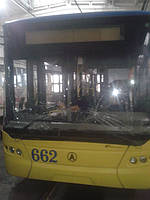 Замена лобового стекла на троллейбусе ЛАЗ E183, ElectroLAZ-12 15