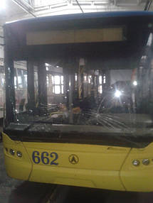 Замена лобового стекла на троллейбусе ЛАЗ E183, ElectroLAZ-12 15