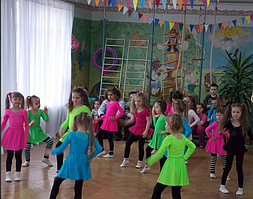 Спортивне свято за участю батьків "Перші кроки"