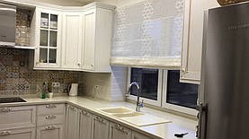 Римская штора из тюли на кухню