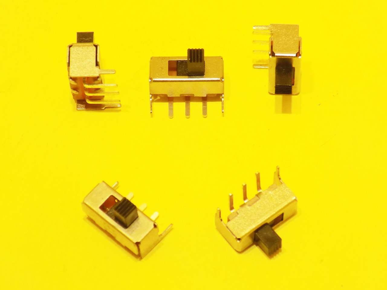 Тумблер, перемикач 3pin SK12d07 6 мм (1)