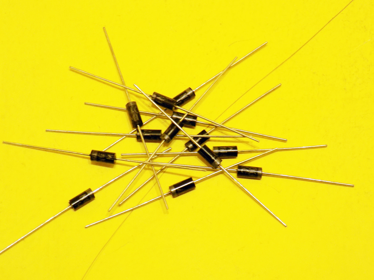 Випрямляючий діод 1N4007 1A 1000V, фото 1