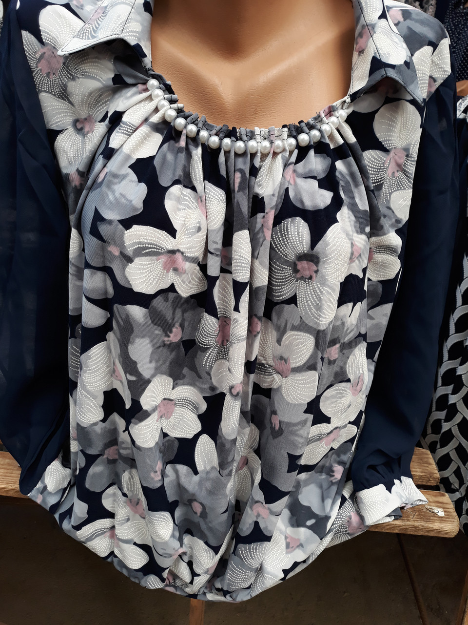 Жіноча легка блузка великого розміру з квітами