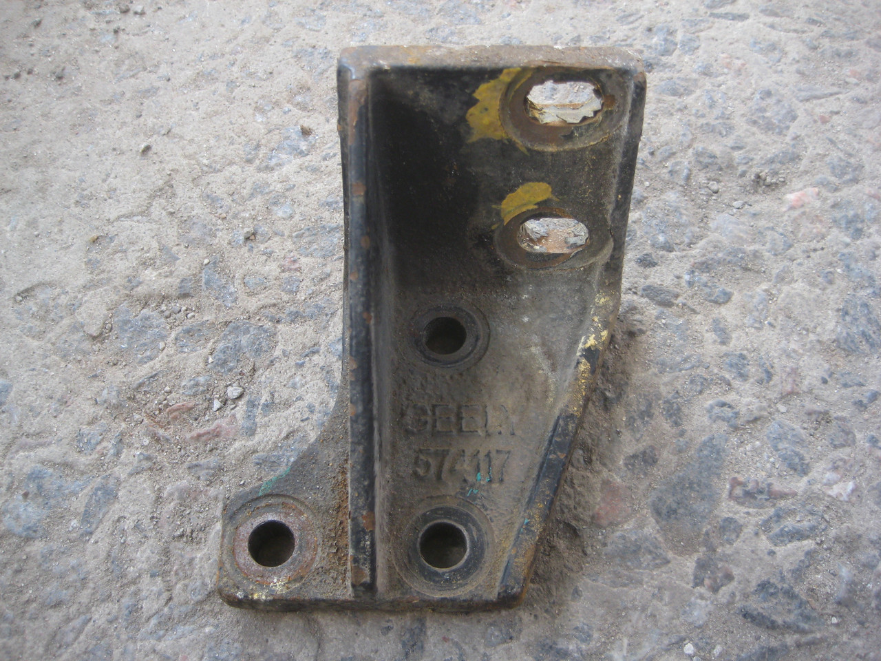 Кронштейн двигуна Geely CK Джілі CK