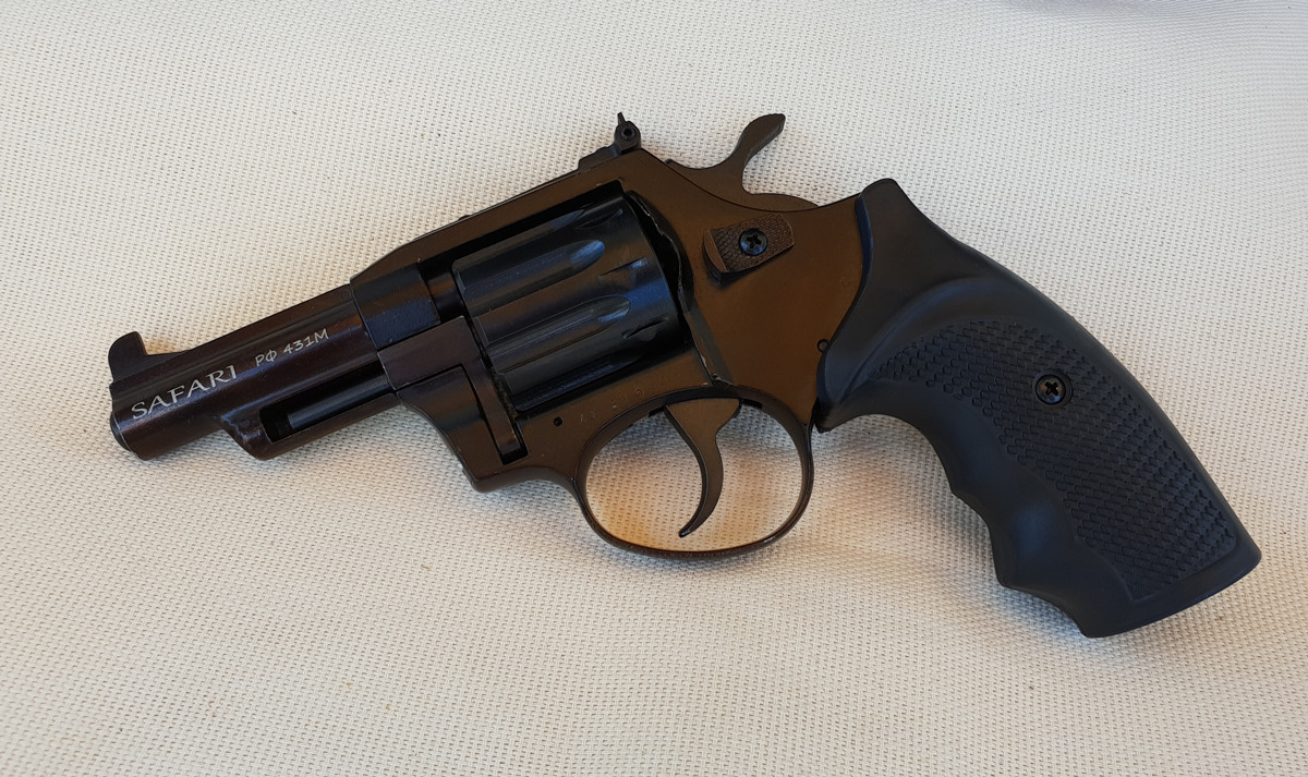 Револьвер під патрон Флобера Сафарі РФ 431М з пластикової держаком