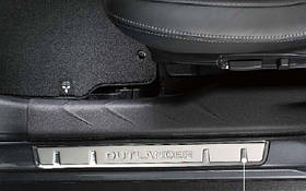 Накладки на пороги Неіржавка сталь Mitsubishi Outlander XL II 2006-2012 Нові Оригінальні 