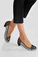 Женские туфли замшевые на среднем каблуке